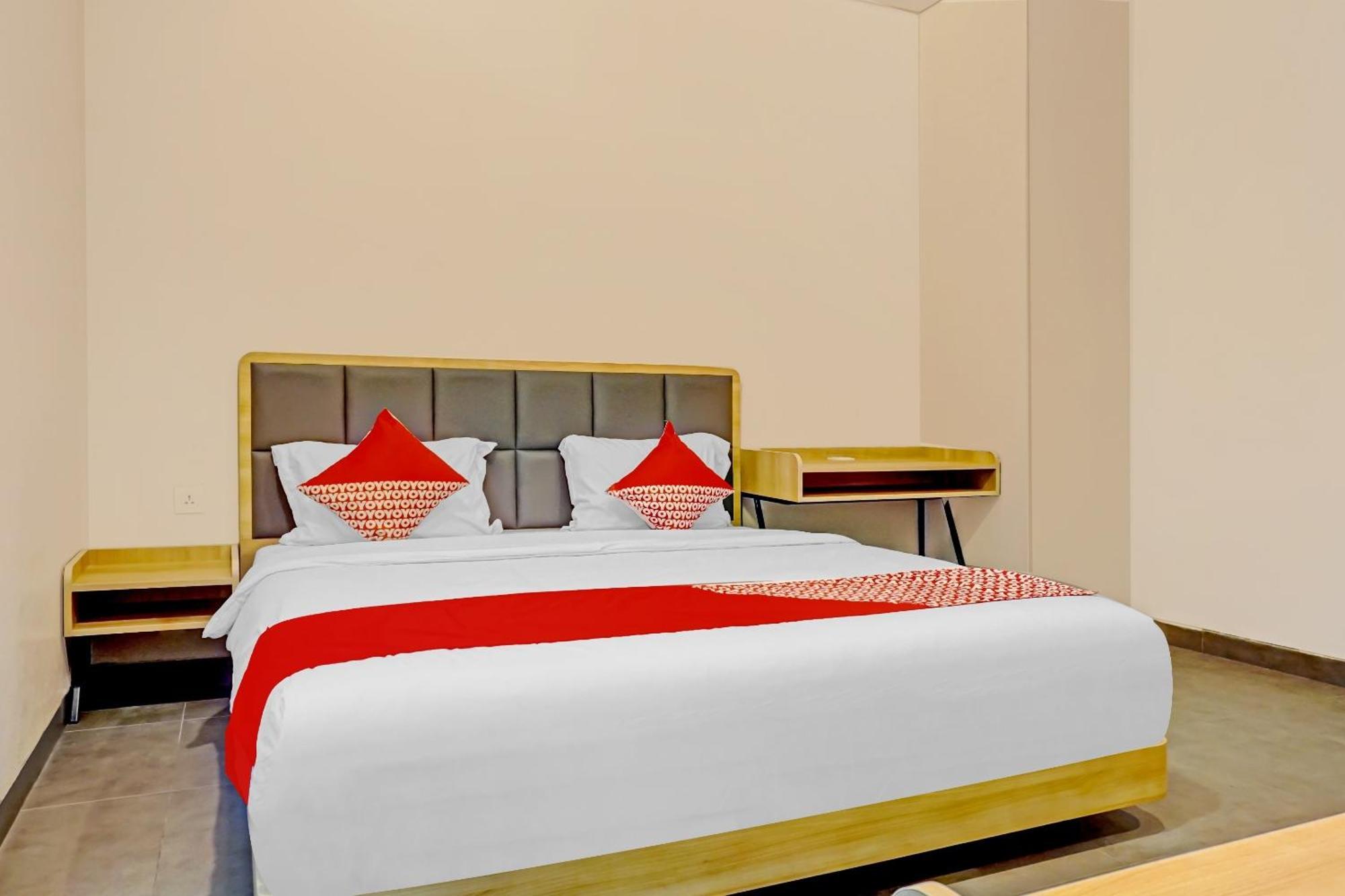 Super Oyo Capital O 90635 Tango Juliet Residence Джакарта Екстер'єр фото