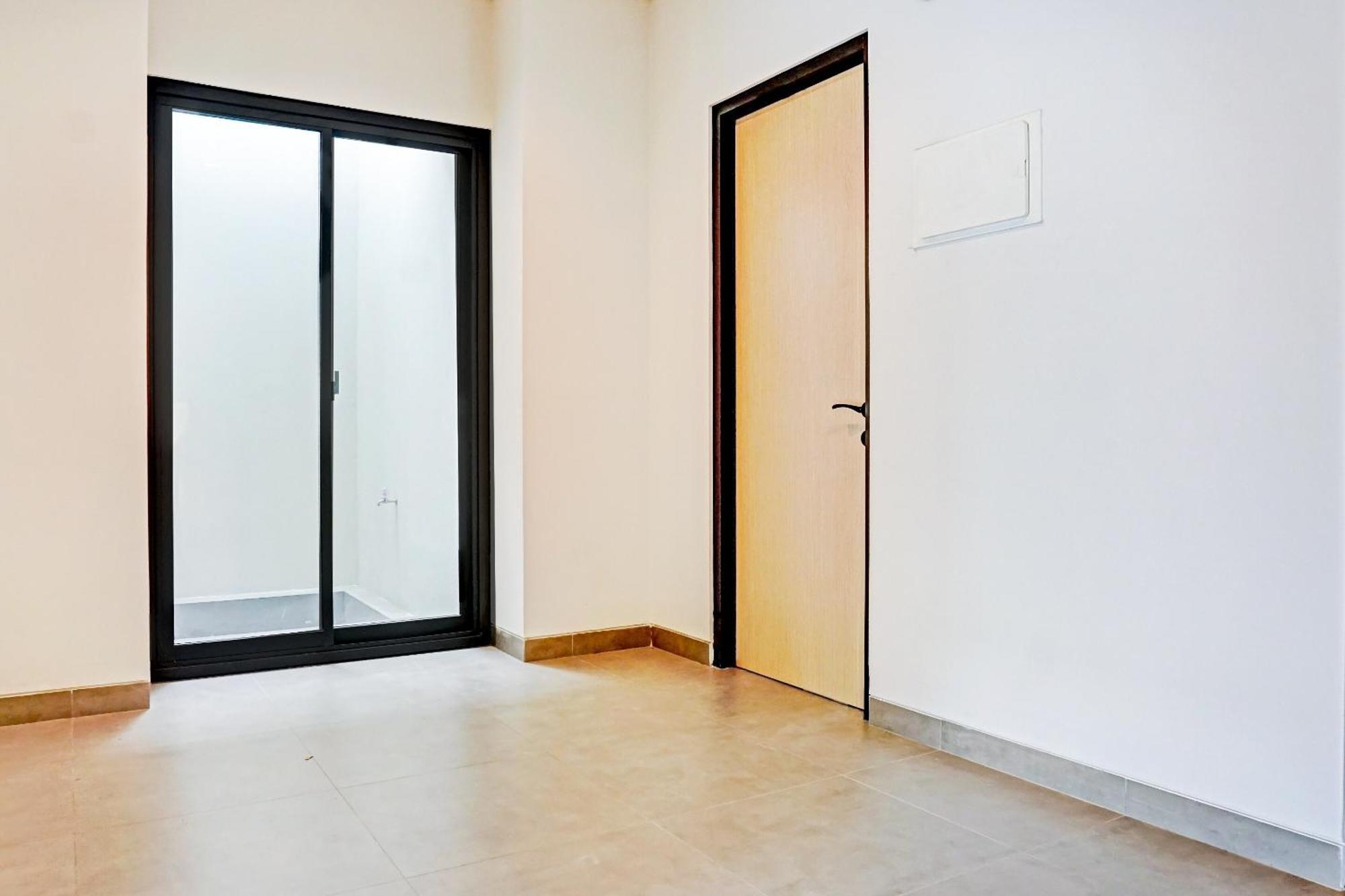 Super Oyo Capital O 90635 Tango Juliet Residence Джакарта Екстер'єр фото