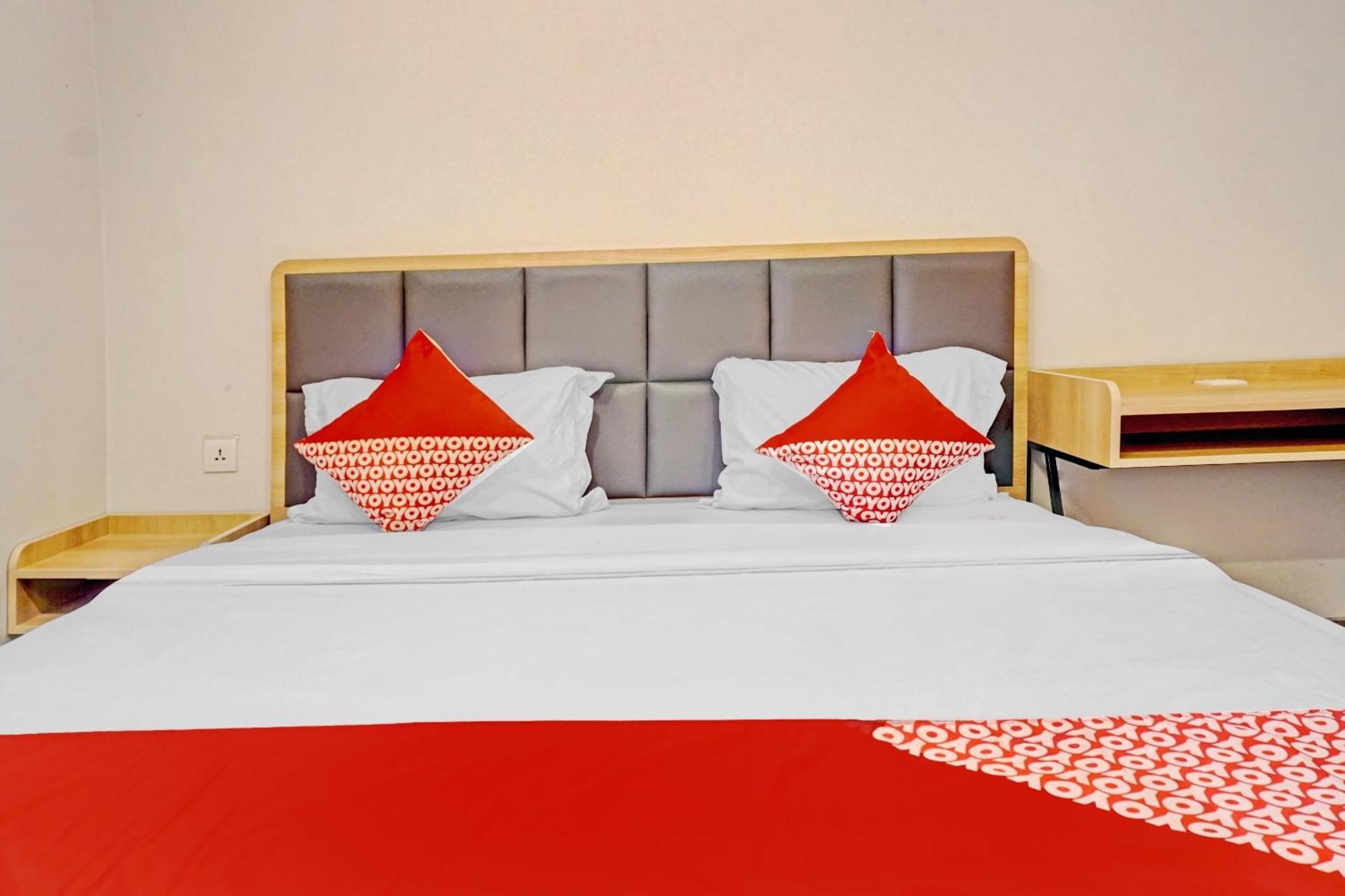 Super Oyo Capital O 90635 Tango Juliet Residence Джакарта Екстер'єр фото