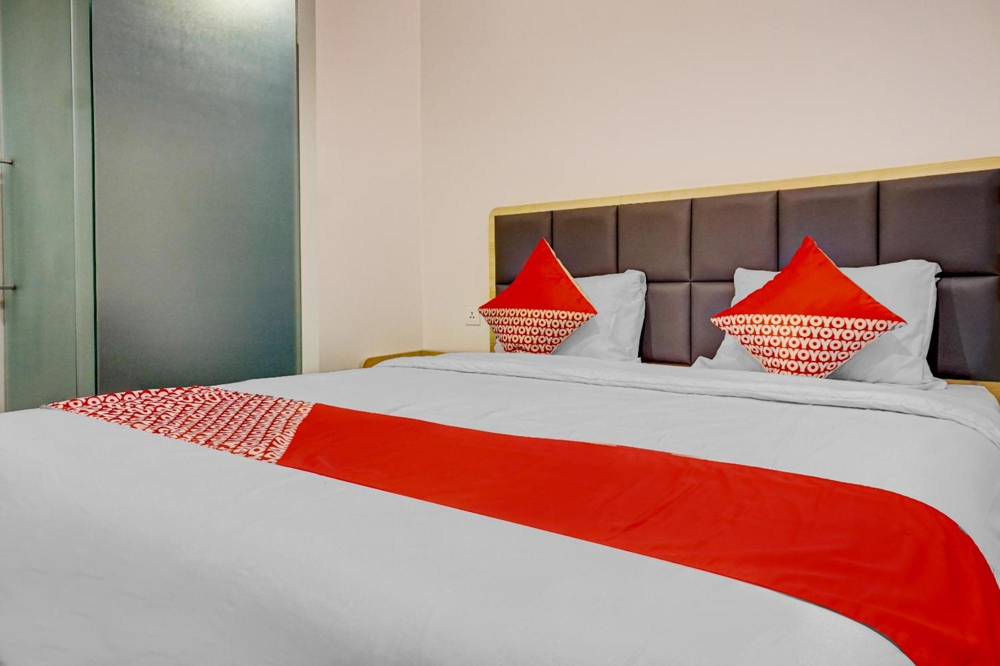 Super Oyo Capital O 90635 Tango Juliet Residence Джакарта Екстер'єр фото
