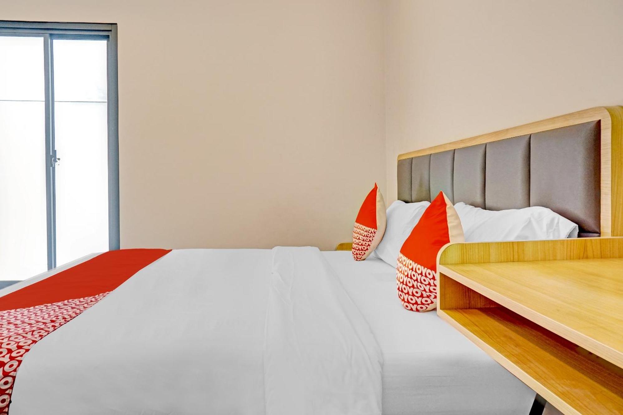 Super Oyo Capital O 90635 Tango Juliet Residence Джакарта Екстер'єр фото